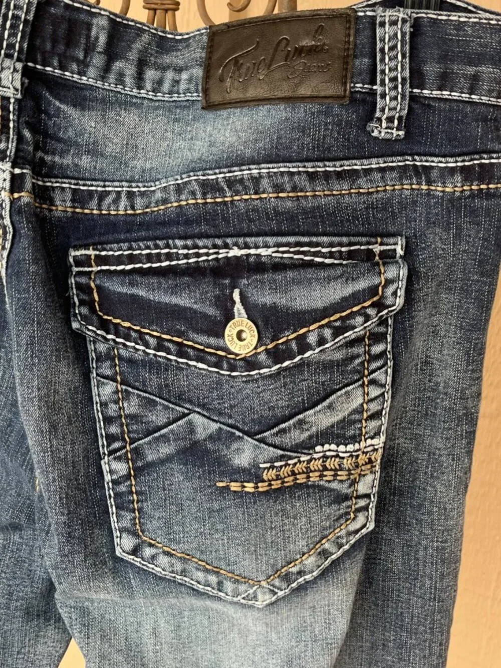 True Luck Mens Jeans Thick Stitch Denim Faded Wash Straight Leg Everyday 36x32